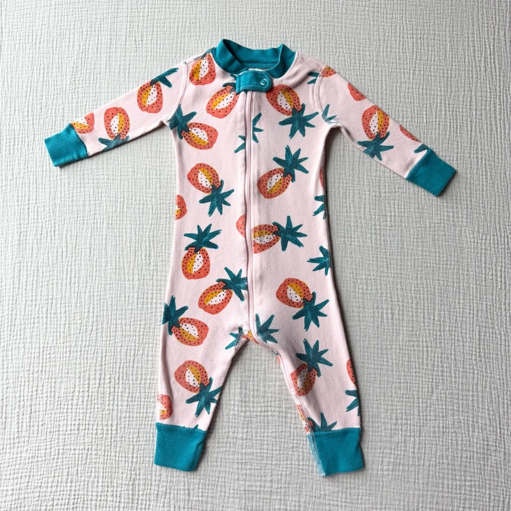 Hanna Andersson Baby Zip Sleeper in Pineapple Sweet 6-12m